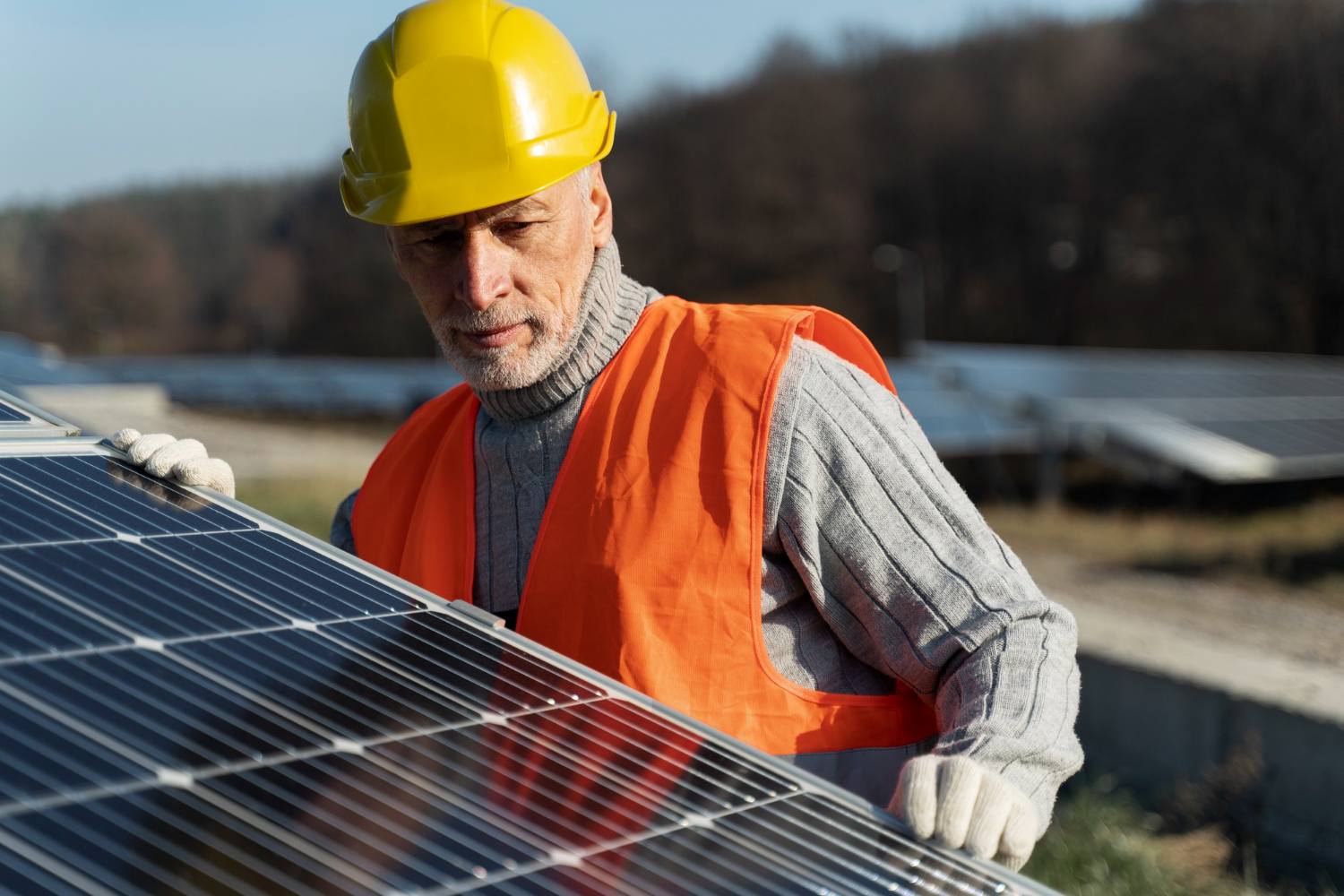 Saulės energijos įrengimas: jūsų kelias į žaliąją energiją